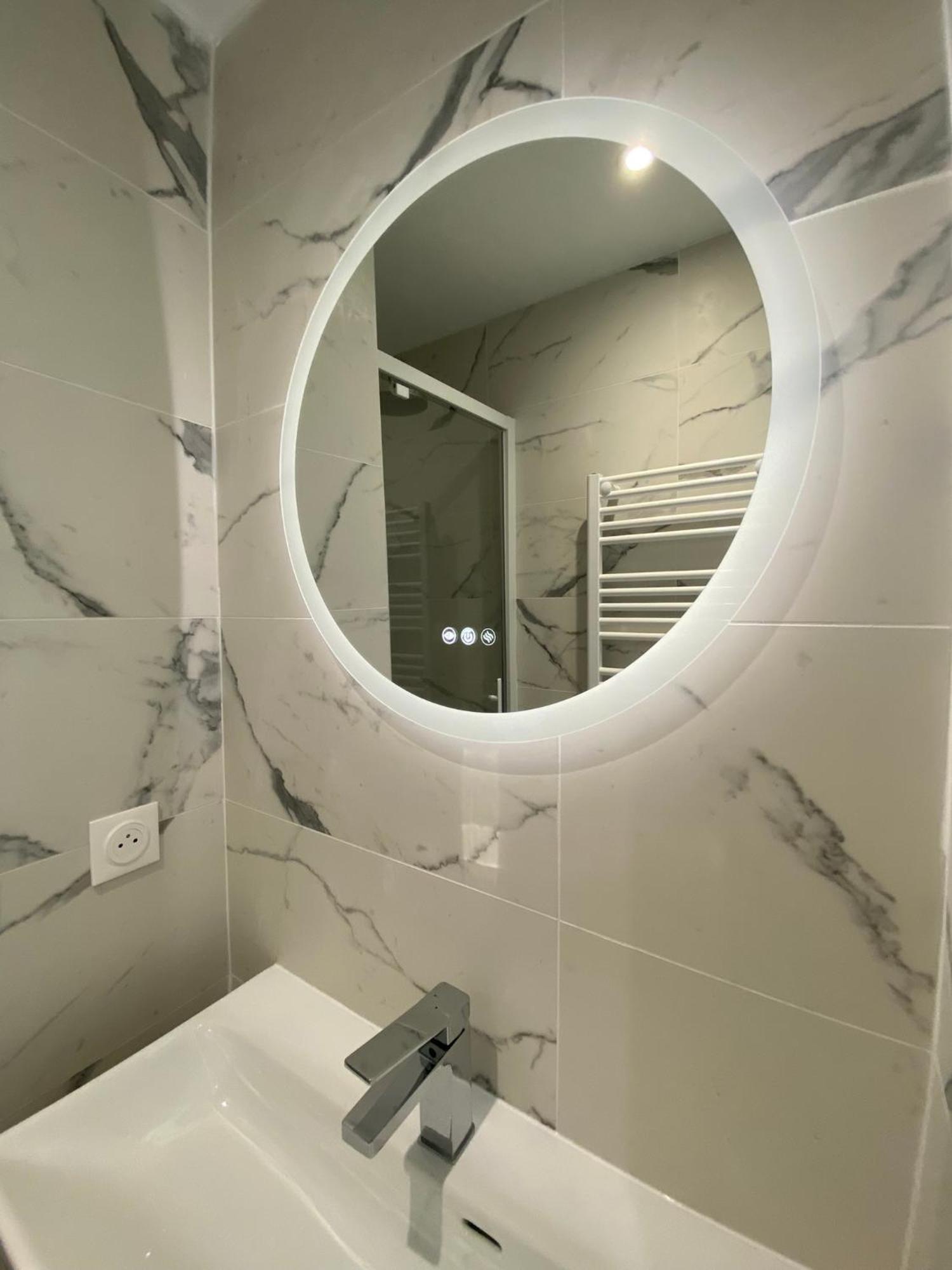 Appartement Face Mer Et Port Santa Lucia Climatise Et Wifi Saint-Raphaël Zewnętrze zdjęcie